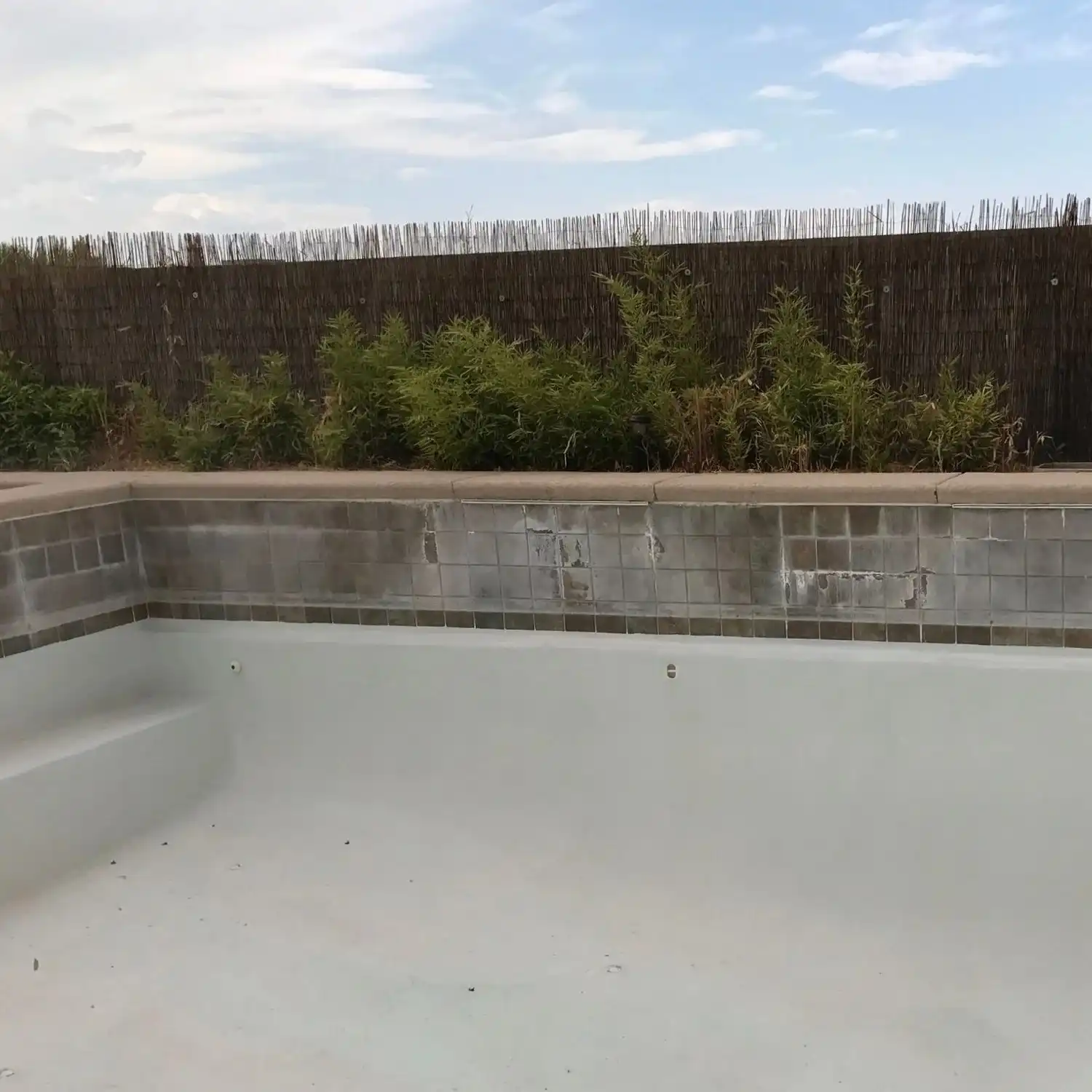 Prevent Calcium Buildup on Pool Tiles